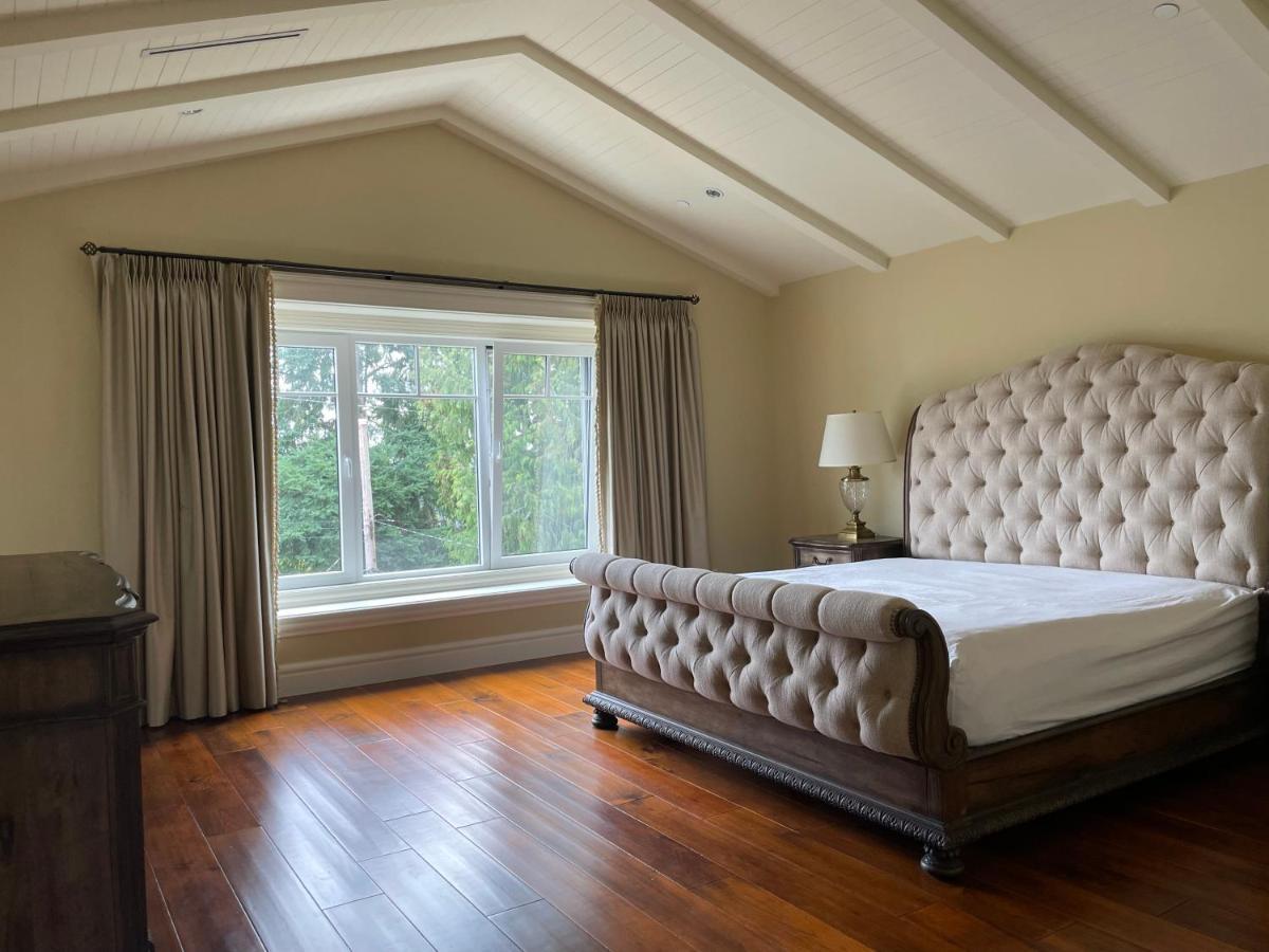 Spacious Cozy House In Vancouver West エクステリア 写真