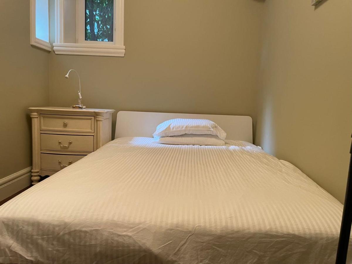 Spacious Cozy House In Vancouver West エクステリア 写真