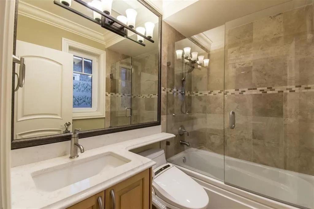 Spacious Cozy House In Vancouver West エクステリア 写真